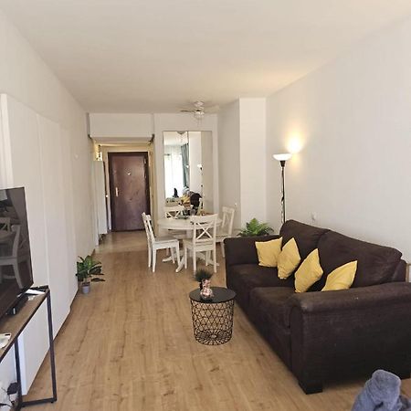 Central Tranquility City Center Apartment By Namaste Elite Торемолинос Екстериор снимка
