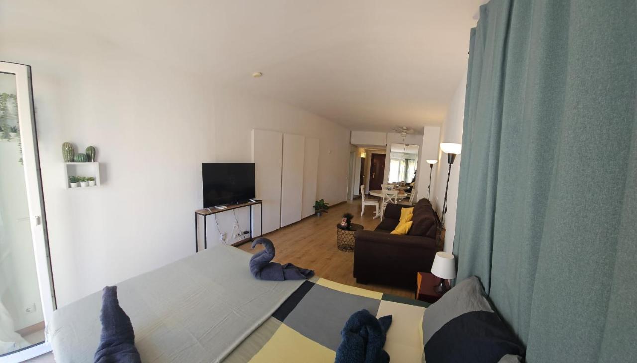 Central Tranquility City Center Apartment By Namaste Elite Торемолинос Екстериор снимка